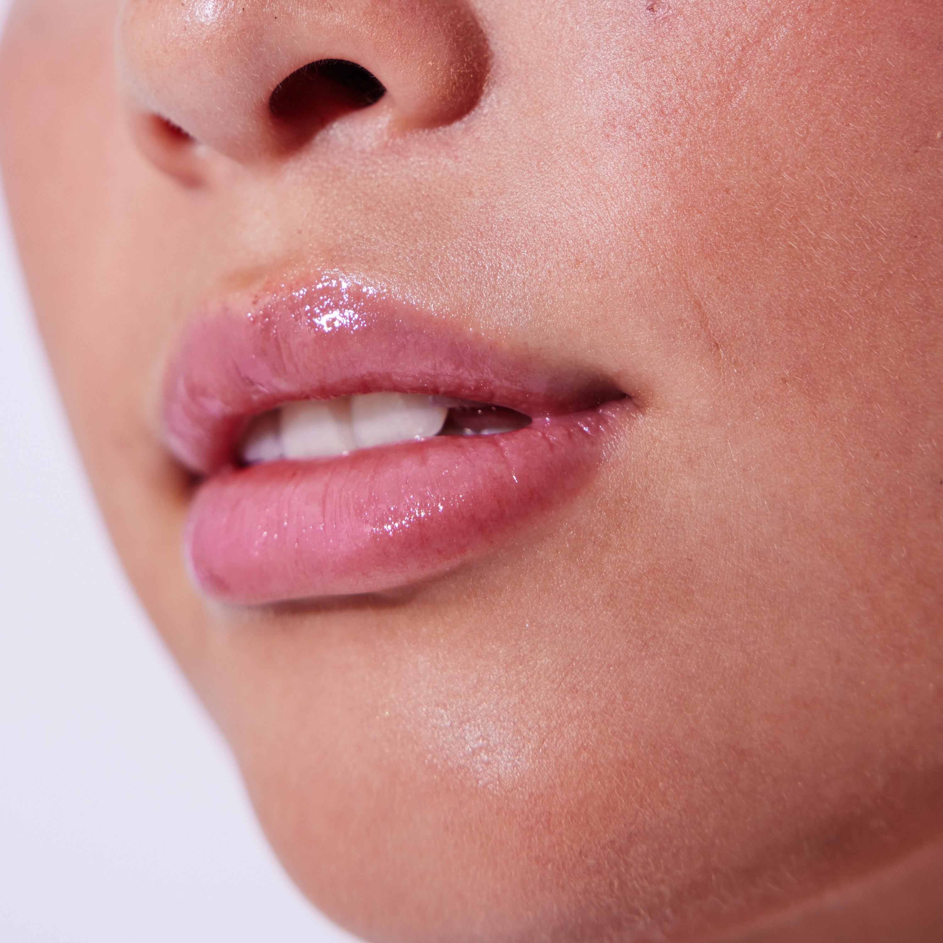 One & Only pH GlowOil Colourless model lips