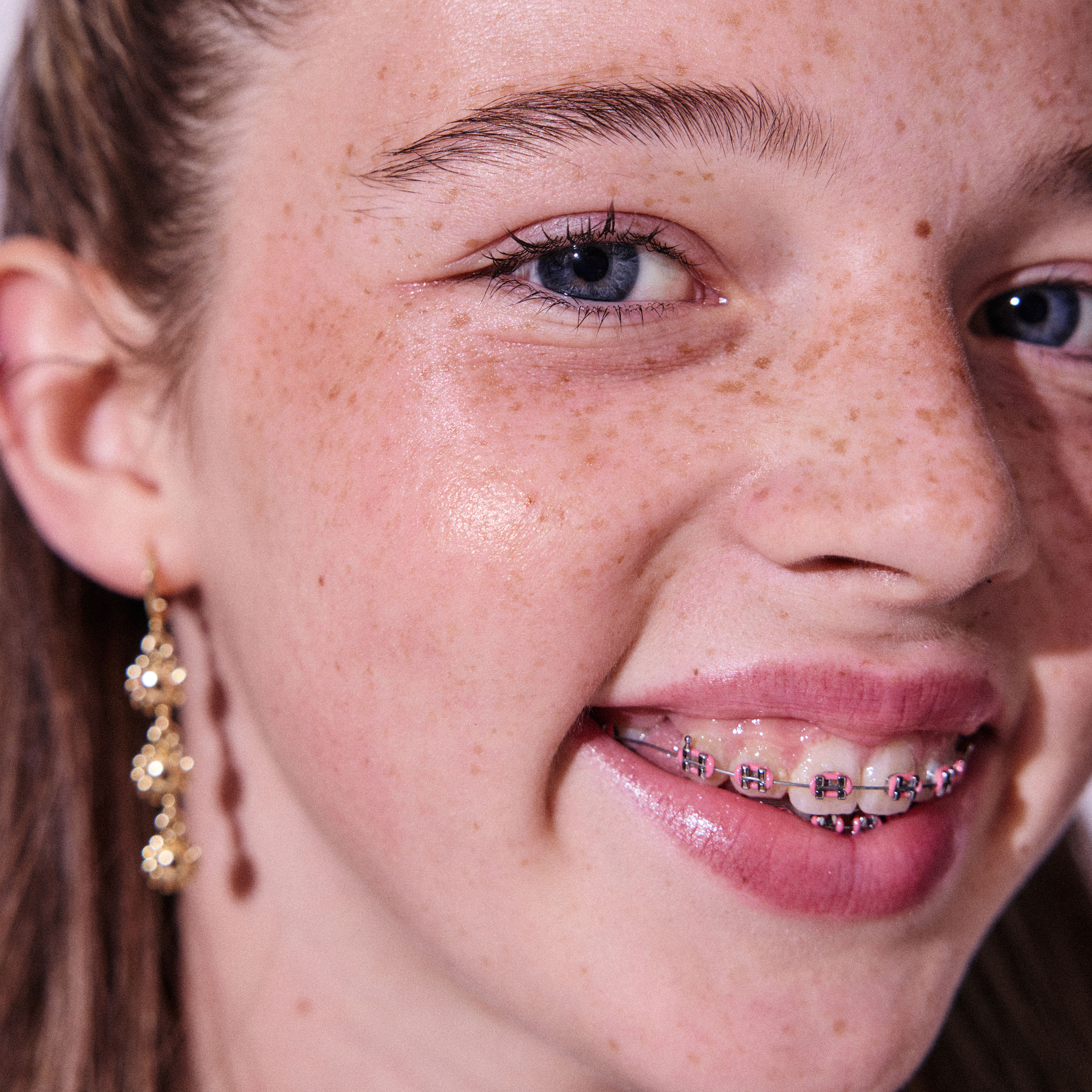 The No Makeup Makeup Set Colourless model 2