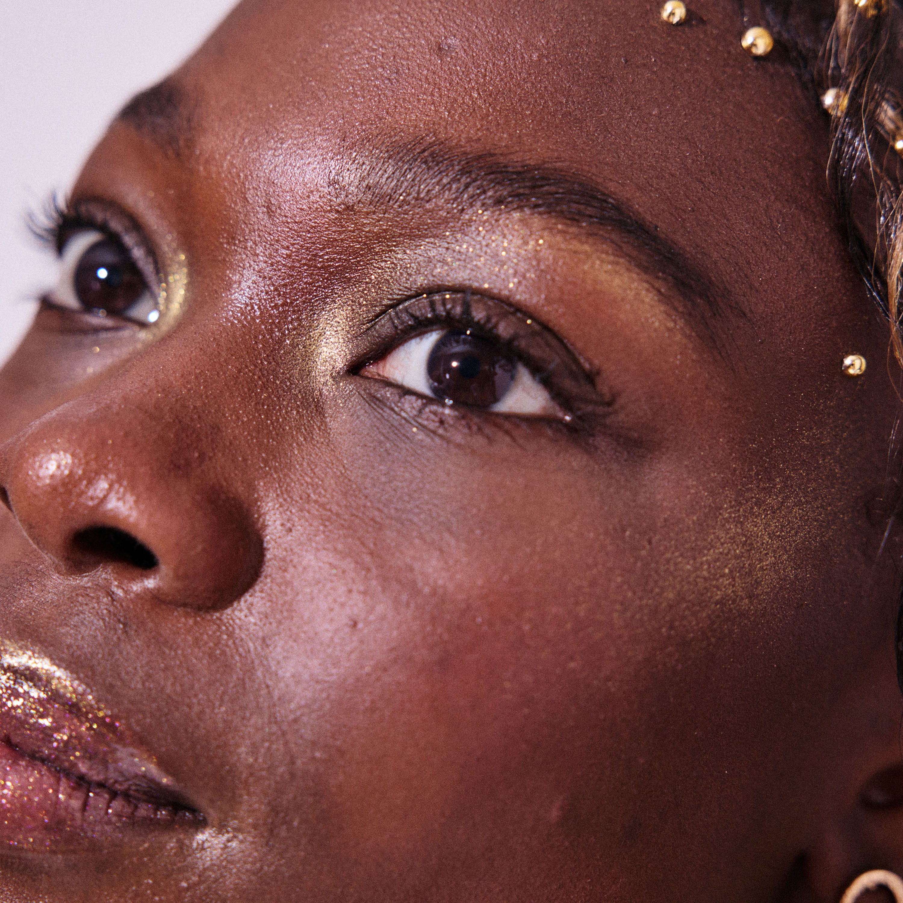 Easy Glow Set Makeup Model Eye