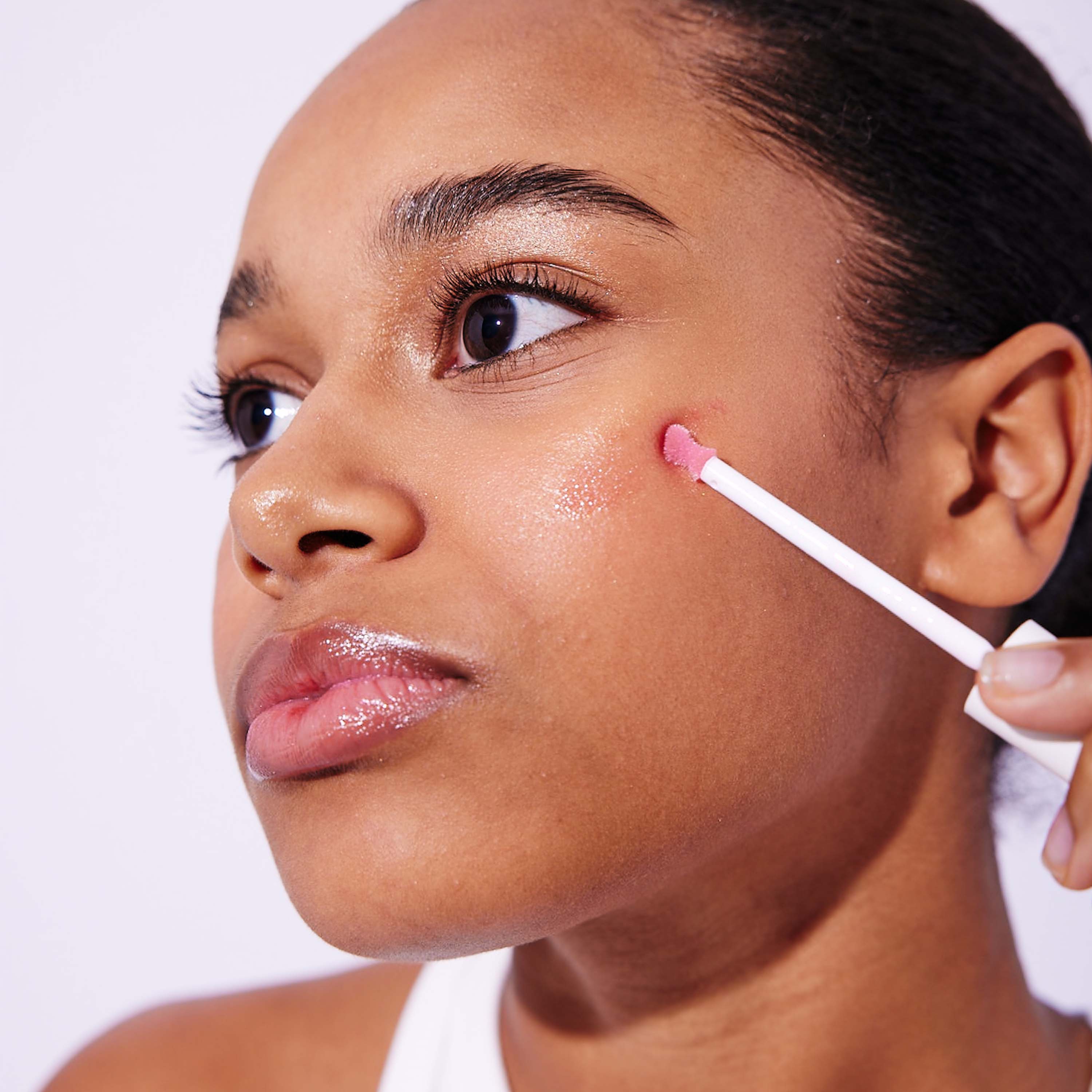 The No Makeup Makeup Set Colourless model 5